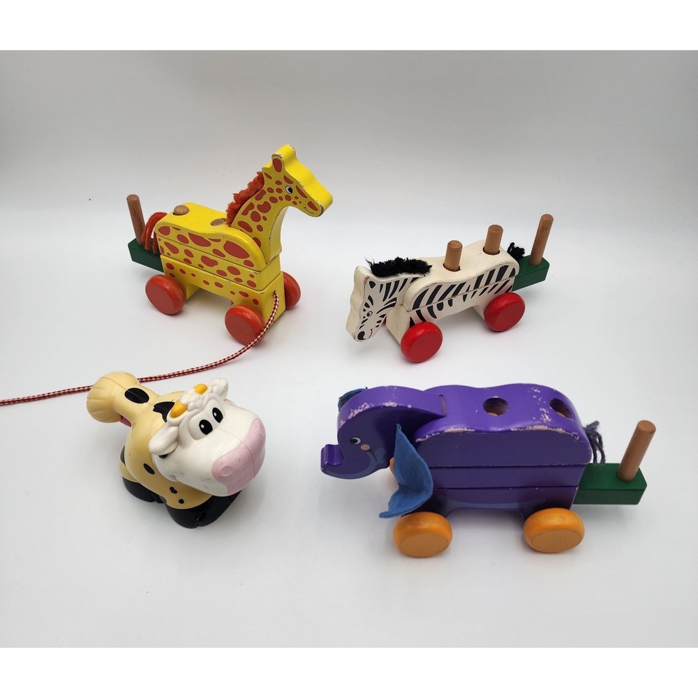 LOT OF KIDS TOYS MELISSA AND DOUG PULL ALONGS AND FLASHLIGHT COW TESTED